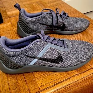 Nike Men’s Flex running shoes Gray size 9.5 New